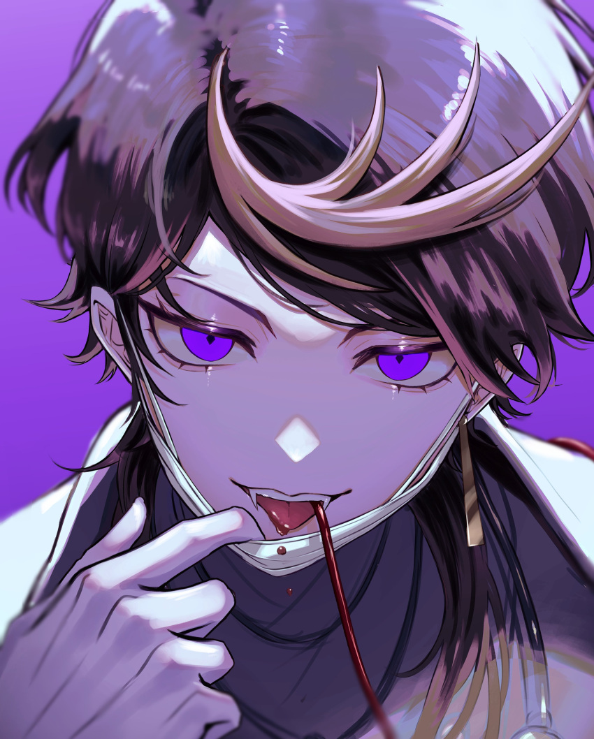 1boy absurdres black_hair black_shirt blonde_hair blood commentary drinking_blood earrings eyelashes fangs hair_over_shoulder hand_up highres jewelry long_hair looking_at_viewer male_focus mask mask_pull mochigome_(yum) mouth_mask multicolored_hair nijisanji nijisanji_en open_mouth parted_bangs purple_background shirt shu_yamino sidelocks simple_background single_earring smile solo streaked_hair swept_bangs teeth tongue tongue_out upper_body upper_teeth_only violet_eyes virtual_youtuber white_mask