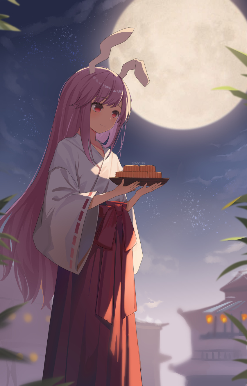 1girl absurdres animal_ears chinese_commentary closed_mouth commentary_request danica12y feet_out_of_frame full_moon hakama hakama_skirt highres holding holding_tray japanese_clothes kosode lace-trimmed_sleeves lace_trim long_hair mid-autumn_festival miko moon night night_sky purple_hair rabbit_ears red_eyes red_hakama red_skirt reisen_udongein_inaba skirt sky smile solo touhou tray very_long_hair wide_sleeves