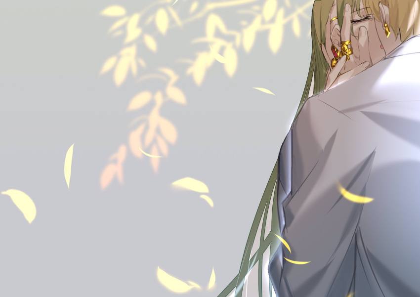 1boy 1other androgynous chain enkidu_(fate) fate/strange_fake fate_(series) gilgamesh_(fate) glowing glowing_clothes glowing_eyes green_hair hair_between_eyes highres long_hair looking_at_viewer male_focus robe rrr_(reason) shirt smile solo upper_body very_long_hair white_robe white_shirt yellow_eyes