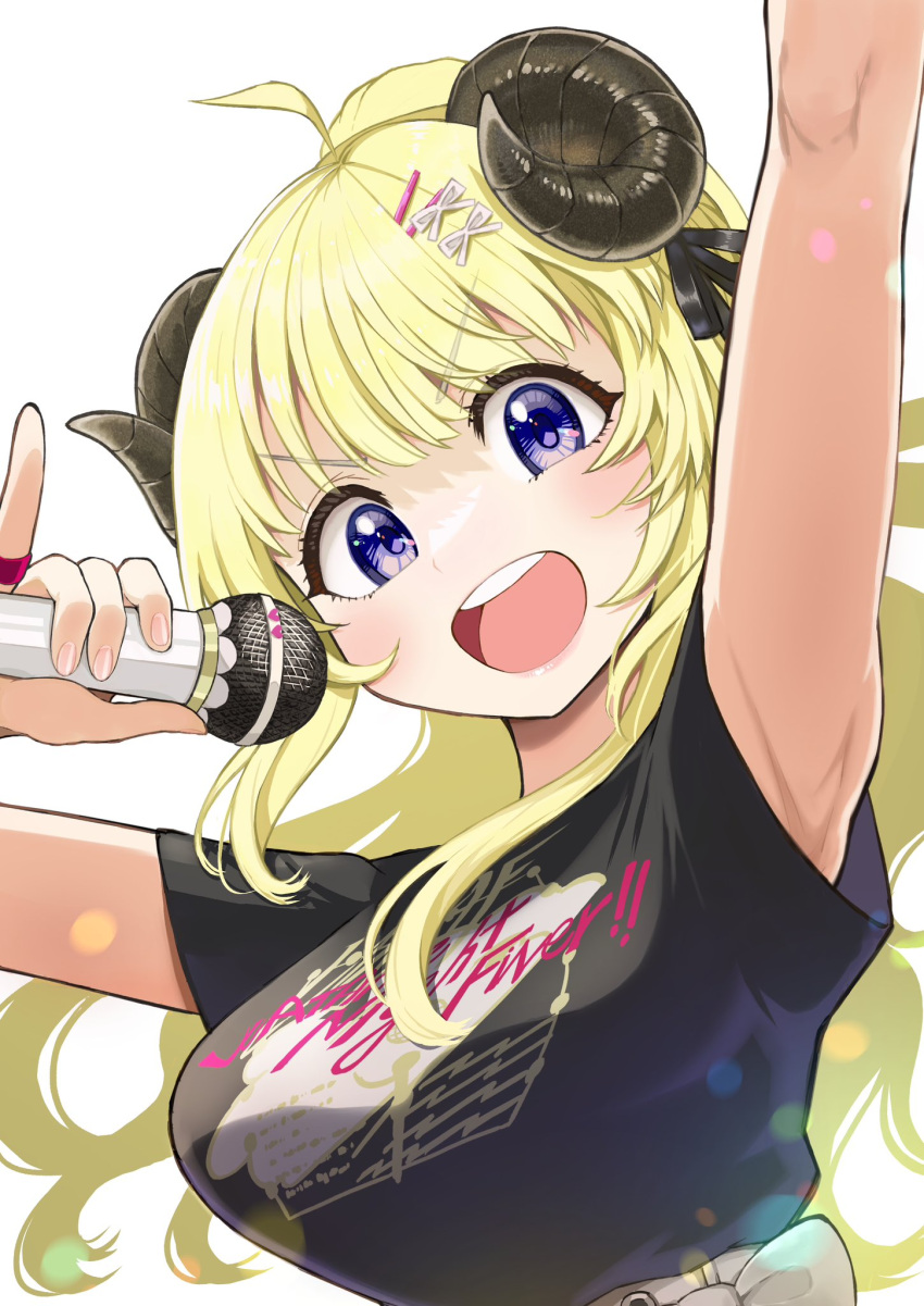 1girl ahoge arm_above_head armpits black_ribbon black_shirt blonde_hair blue_eyes breasts english_text hair_ornament hair_ribbon hairclip highres holding holding_microphone hololive horns jewelry large_breasts long_hair looking_at_viewer microphone open_mouth ribbon ring sheep_girl sheep_horns shirt short_sleeves simple_background smile solo teeth tsunomaki_watame tsunomaki_watame_(watame_night_fever!!) upper_body upper_teeth_only v-shaped_eyebrows virtual_youtuber white_background you_2023_8_16