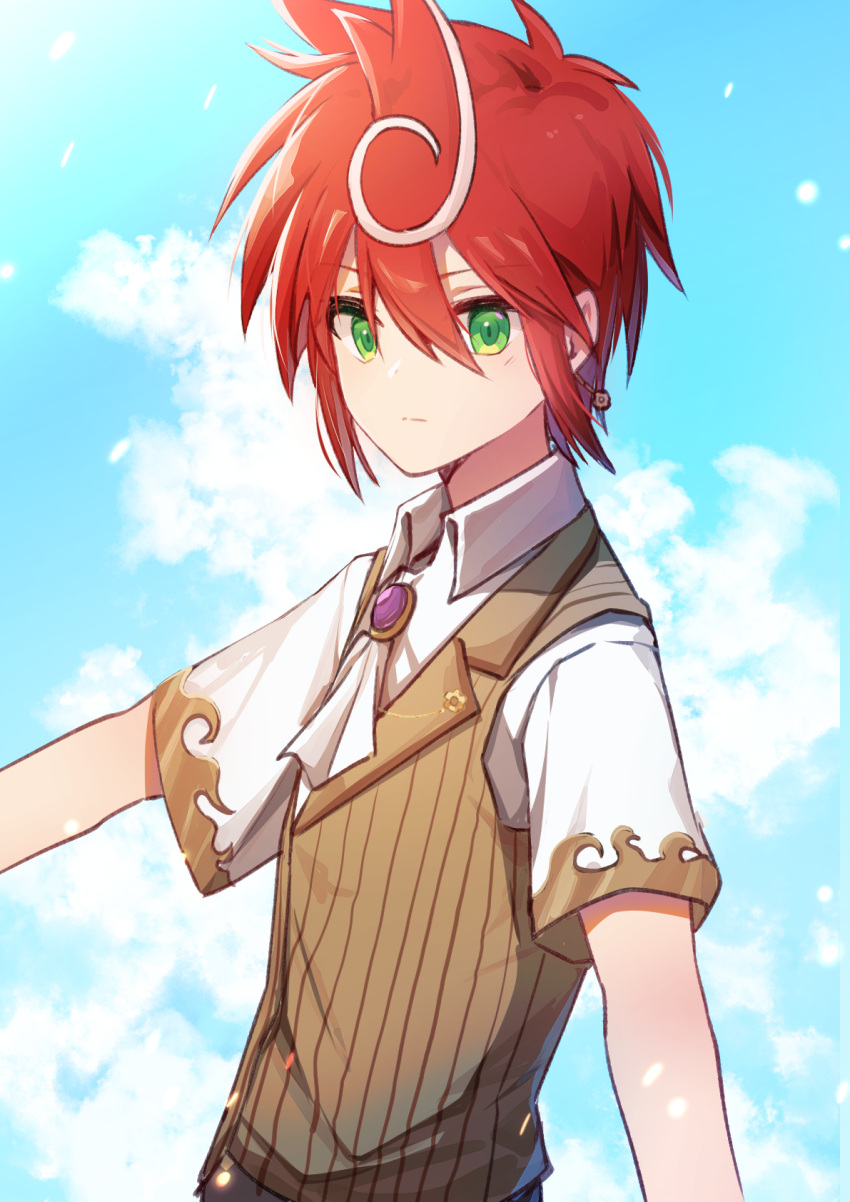 1boy ascot blue_sky brooch brown_vest cardfight!!_vanguard_g clouds day green_eyes hair_between_eyes highres jewelry looking_at_viewer male_focus medium_hair multicolored_hair outdoors redhead shindou_chrono shirt short_sleeves sky solo spiky_hair stardust_notes two-tone_hair upper_body vest white_ascot white_shirt