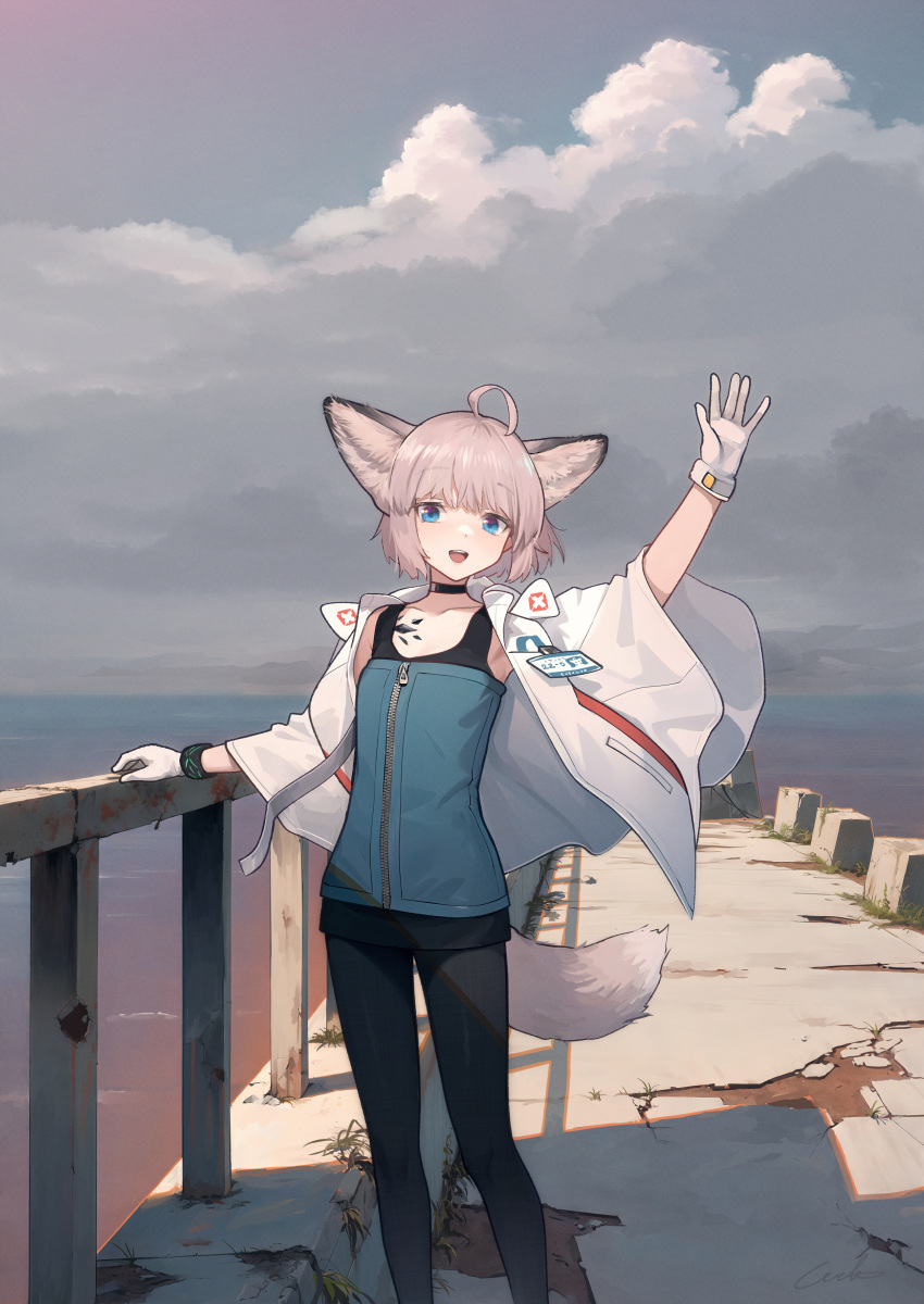 1girl absurdres ahoge animal_ear_fluff animal_ears arknights black_bracelet black_choker black_pantyhose blue_eyes breasts child choker cloak clouds cloudy_sky coat collarbone commentary_request crack cracked_floor cross extra_ears fox_ears fox_girl fox_tail gloves grey_hair hand_on_railing highres infection_monitor_(arknights) looking_at_viewer ocean open_cloak open_clothes open_mouth oripathy_lesion_(arknights) outdoors pantyhose railing red_cross short_hair sky small_breasts solo sussurro_(arknights) tail teeth upper_teeth_only waving welt_(kinsei_koutenkyoku) white_coat white_gloves zipper
