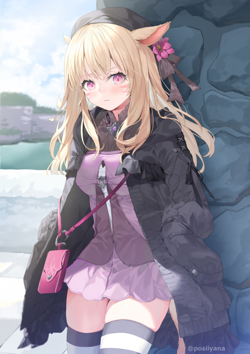 1girl absurdres animal_ears bag black_coat black_headwear black_ribbon blonde_hair closed_mouth clouds cloudy_sky coat final_fantasy final_fantasy_xiv flower hand_in_pocket hat hat_flower hat_ribbon highres long_hair long_sleeves looking_at_viewer miqo'te open_clothes open_coat outdoors pink_bag pink_eyes pink_flower ribbon shoulder_bag sidelocks sitting sky solo striped striped_thighhighs thigh-highs twitter_username warrior_of_light_(ff14) yana_mori