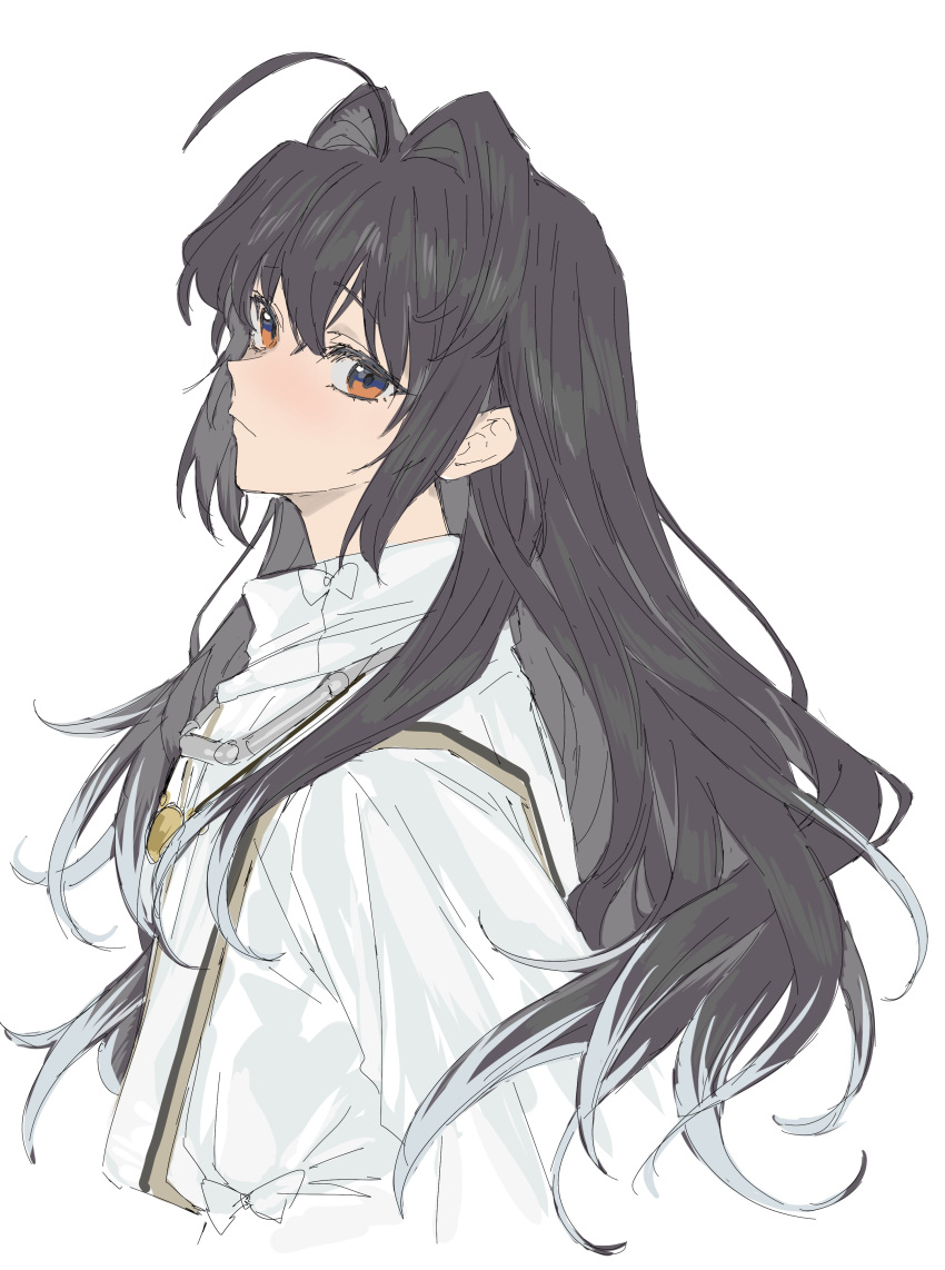1other absurdres ahoge alternate_hairstyle black_hair closed_mouth expressionless fate/samurai_remnant fate_(series) from_side hair_between_eyes hair_down hair_intakes high_collar highres japanese_clothes jewelry long_hair long_sleeves looking_at_viewer looking_to_the_side multicolored_hair necklace orange_eyes pendant saber_(fate/samurai_remnant) shirt simple_background solo two-tone_hair upper_body white_background white_hair white_shirt yurumawari