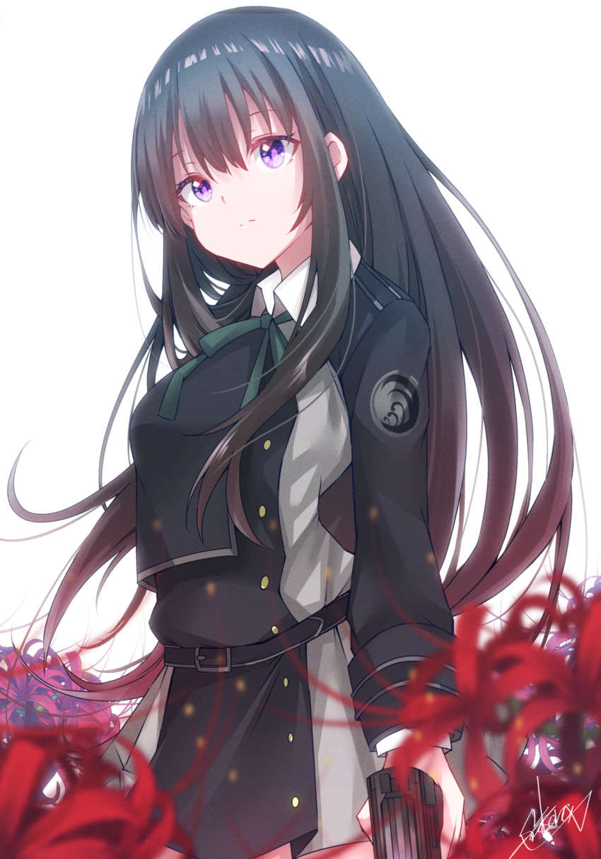 1girl belt black_belt black_hair black_shirt black_skirt blurry closed_mouth commentary_request cowboy_shot depth_of_field eyelashes floating_hair flower frown green_ribbon grey_jacket grey_skirt gun hair_between_eyes highres holding holding_gun holding_weapon inoue_takina jacket long_hair long_sleeves looking_at_viewer lycoris_recoil lycoris_uniform miniskirt multicolored_clothes multicolored_jacket neck_ribbon red_flower ribbon shirt simple_background skirt solo spider_lily standing straight_hair two-tone_jacket two-tone_skirt very_long_hair violet_eyes weapon white_background yanagiba_sakana