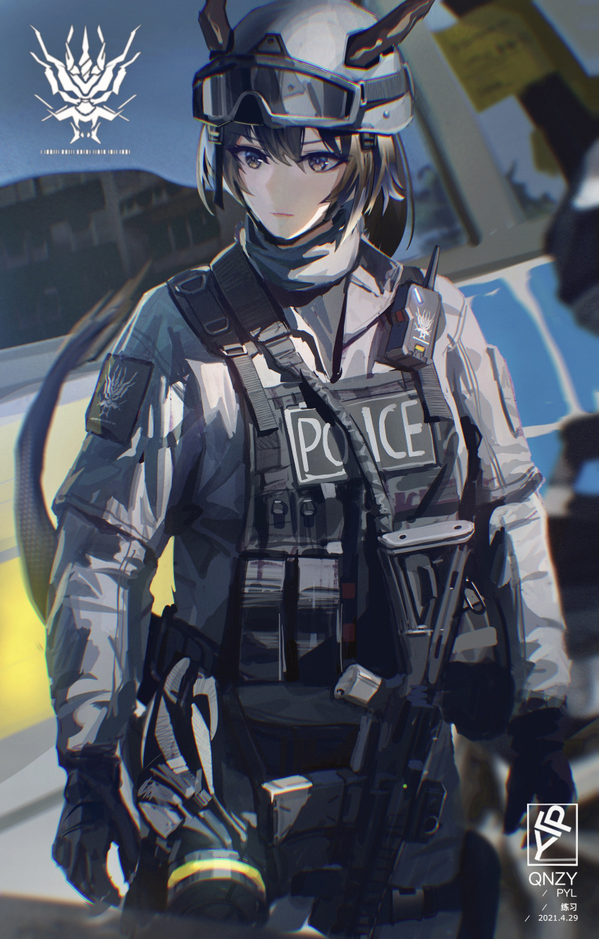 1girl absurdres alternate_costume alternate_hair_color ammunition_pouch arknights artist_logo artist_name assault_rifle battle_dress_uniform black_eyes black_gloves black_hair blurry blurry_background bulletproof_vest ch'en_(arknights) chest_rig chinese_commentary commentary dated dragon_horns dragon_tail emblem gas_mask gloves goggles goggles_on_headwear great_lungmen_logo gun gun_sling helmet highres horns horns_through_headwear load_bearing_vest magazine_(weapon) mask police police_uniform policewoman ponytail pouch radio_antenna reflection rifle short_hair solo tail uniform vertical_foregrip walkie-talkie weapon zhehewofu_huayou_shemeguanx