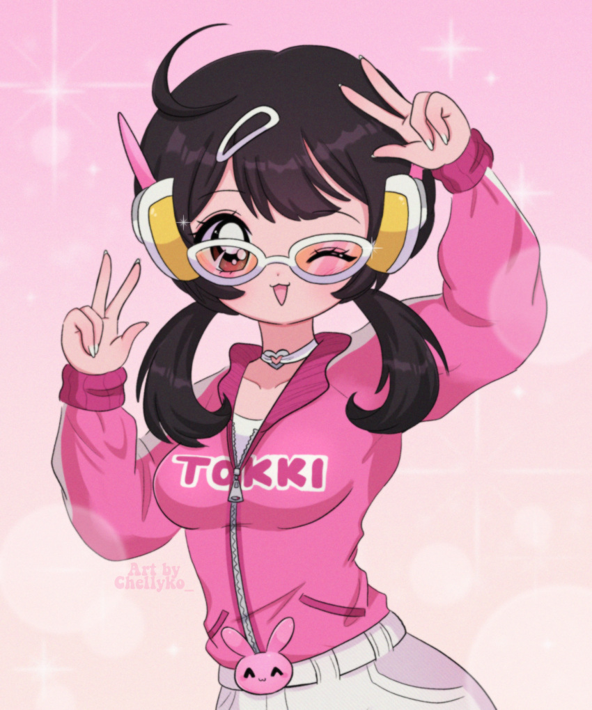 1990s_(style) 1girl :3 absurdres belt belt_buckle brown_eyes brown_hair buckle chelly_(chellyko) choker commentary d.va_(overwatch) double_v english_commentary hair_ornament hairclip headphones heart_o-ring highres jacket long_hair long_sleeves low_twintails nail_polish o-ring o-ring_choker one_eye_closed open_mouth overwatch pink_background rabbit_belt_buckle retro_artstyle smile solo sparkle sunglasses track_jacket twintails upper_body v