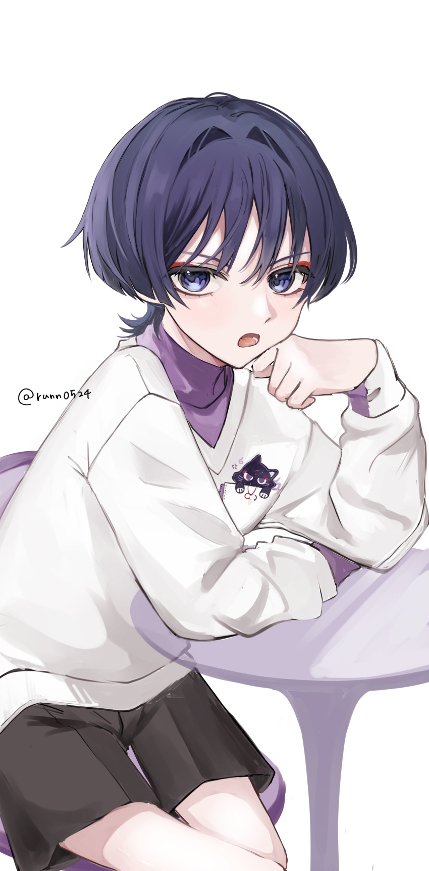 1boy absurdres arm_rest black_hair black_shorts blunt_ends casual chair contemporary elbow_rest eyelashes eyeliner eyeshadow genshin_impact hair_intakes hand_on_own_cheek hand_on_own_face hand_up head_rest highres layered_shirt long_sleeves looking_at_viewer lower_teeth_only makeup male_focus official_alternate_costume open_mouth purple_shirt red_eyeliner red_eyeshadow runn0524 scaramouche_(cat)_(genshin_impact) scaramouche_(genshin_impact) shirt shorts sitting solo table teeth tongue turtleneck turtleneck_shirt twitter_username undershirt v-neck violet_eyes wanderer_(fairy_tale_cat)_(genshin_impact) wanderer_(genshin_impact) white_background white_shirt white_sleeves wispy_bangs