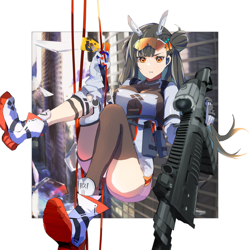 1girl absurdres ammunition_pouch brown_hair colored_shoe_soles earpiece girls'_frontline_2:_exilium girls_frontline gun hair_ornament highres holding holding_gun holding_weapon horns knee_pads knees_together_feet_apart knife_sheath mechanical_horns orange_eyes pouch qbz-191 qbz-191_(girls'_frontline) reraise rope safety_glasses sheath single_knee_pad single_thighhigh thigh-highs weapon