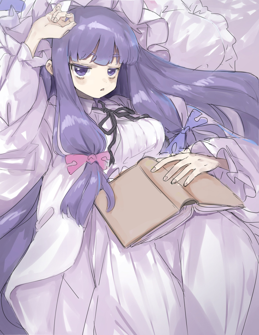 1girl absurdres bags_under_eyes blue_bow blunt_bangs book bow commentary_request hair_bow highres holding holding_book long_hair looking_at_viewer open_book parted_lips patchouli_knowledge purple_hair red_bow solo touhou usayoshi_(touhopu2) very_long_hair violet_eyes