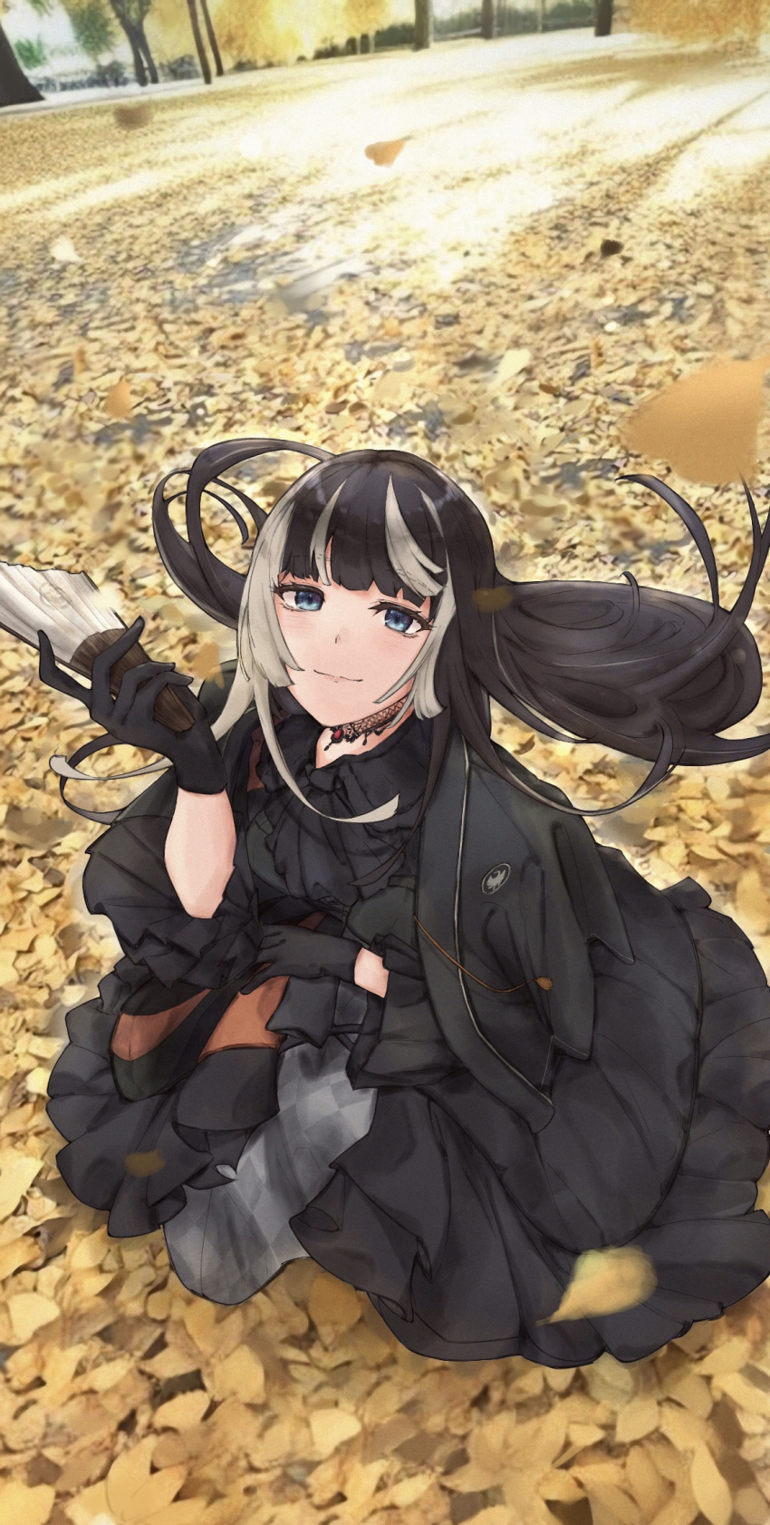 1girl autumn_leaves black_choker black_dress black_gloves black_hair blue_eyes blunt_bangs choker dress gloves gothic_lolita grey_hair hand_fan highres holding holding_fan hololive hololive_dev_is juufuutei_raden lace-trimmed_choker lace_trim lolita_fashion long_hair looking_at_viewer multicolored_hair paper sidelocks smile solo streaked_hair virtual_youtuber yuki_wei