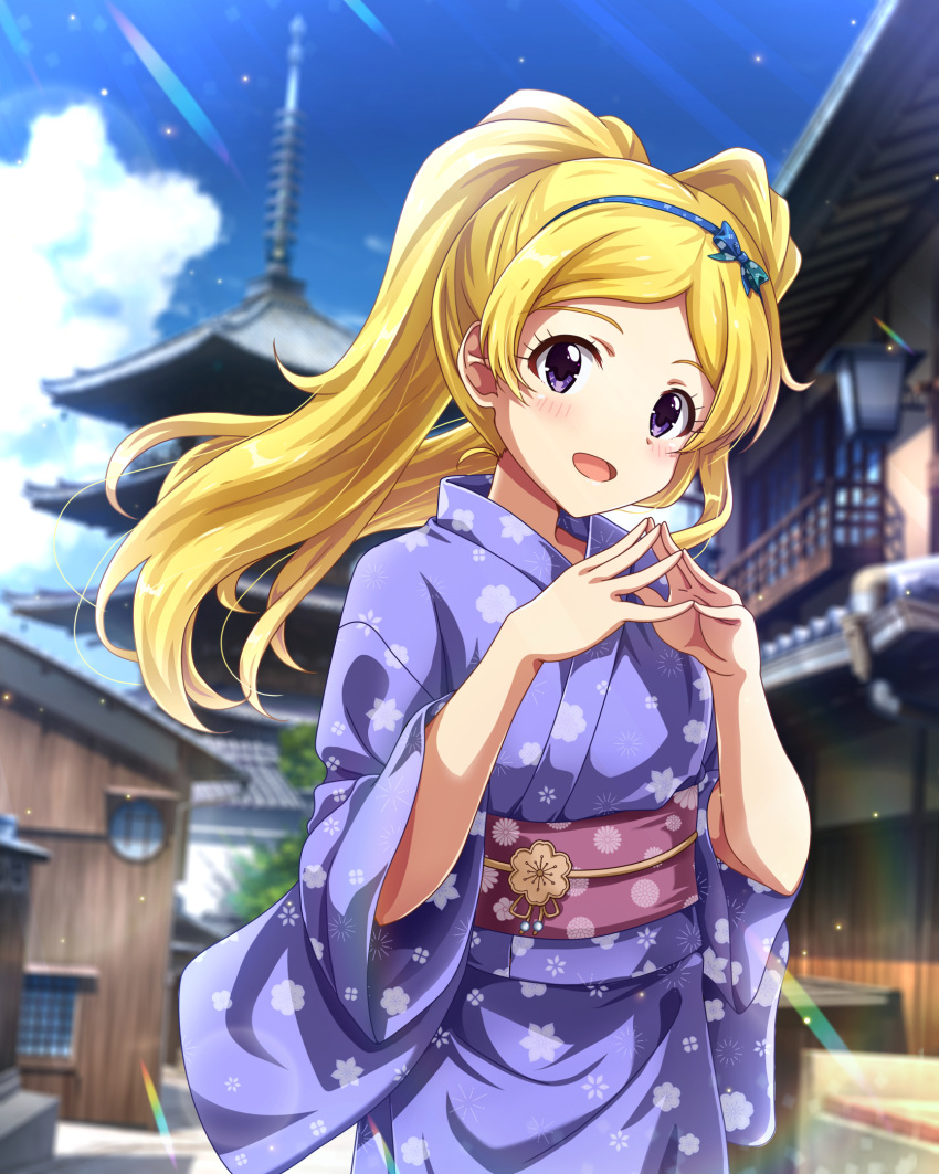 1girl blonde_hair blue_hairband blue_kimono blue_sky blurry blurry_background blush day dot_nose emily_stewart hairband hands_up highres idolmaster idolmaster_million_live! idolmaster_million_live!_theater_days japanese_clothes kimono kyoto long_hair long_sleeves looking_at_viewer obi obijime open_mouth outdoors rainbow_gradient rocktaso_co_ltd sash sky smile solo steepled_fingers twintails violet_eyes wide_sleeves