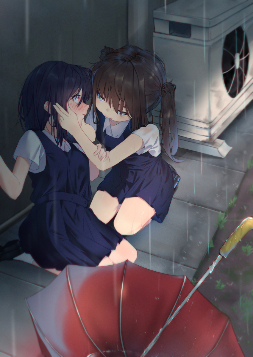 2girls 3_tree absurdres air_conditioner black_footwear blue_hair blush brown_hair commentary dark_blue_hair dress hand_on_another's_arm hands_on_another's_face highres imminent_kiss long_hair looking_at_another multiple_girls original pinafore_dress rain red_eyes red_umbrella school_uniform short_hair sidelocks sleeveless sleeveless_dress socks summer_uniform twintails umbrella violet_eyes white_socks yuri