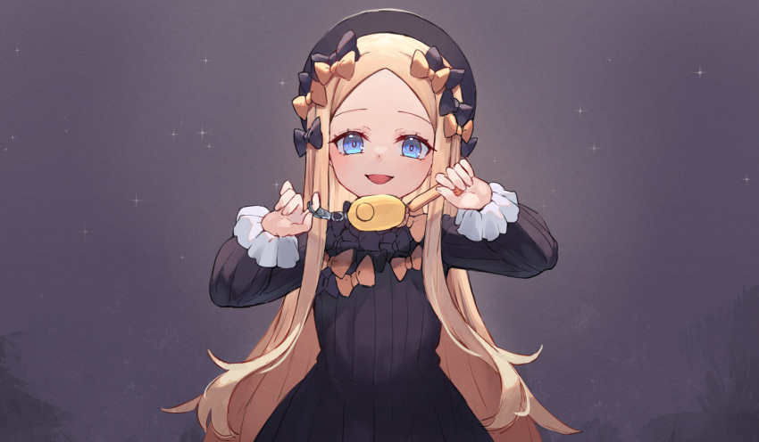 1girl abigail_williams_(fate) black_bow black_dress black_headwear blonde_hair blue_eyes bow breasts crime_prevention_buzzer dress fate/grand_order fate_(series) forehead grey_background hair_bow hat highres long_hair long_sleeves looking_at_viewer miya_(miyaruta) multiple_hair_bows open_mouth orange_bow parted_bangs ribbed_dress shukusei!!_loli-gami_requiem small_breasts smile solo