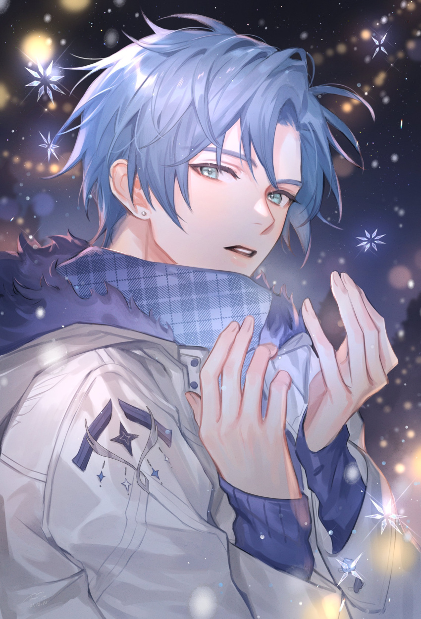 1boy absurdres blue_hair blue_scarf breath coat commentary earrings from_side green_eyes highres holostars holostars_english jewelry lights looking_at_viewer male_focus night night_sky parted_lips regis_altare rm-parfait scarf short_hair sky snow snowflakes snowing solo stud_earrings symbol-only_commentary upper_body virtual_youtuber white_coat