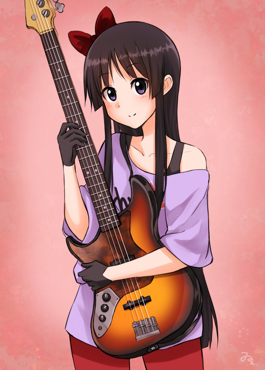 1girl akiyama_mio black_bra black_gloves bow bra bra_strap brown_hair closed_mouth clothes_writing collarbone commentary_request cowboy_shot een941 electric_guitar gloves gradient_background guitar hair_bow highres holding holding_guitar holding_instrument instrument k-on! light_blush long_hair looking_at_viewer pants purple_shirt red_bow red_pants shirt signature smile solo split_mouth standing underwear violet_eyes