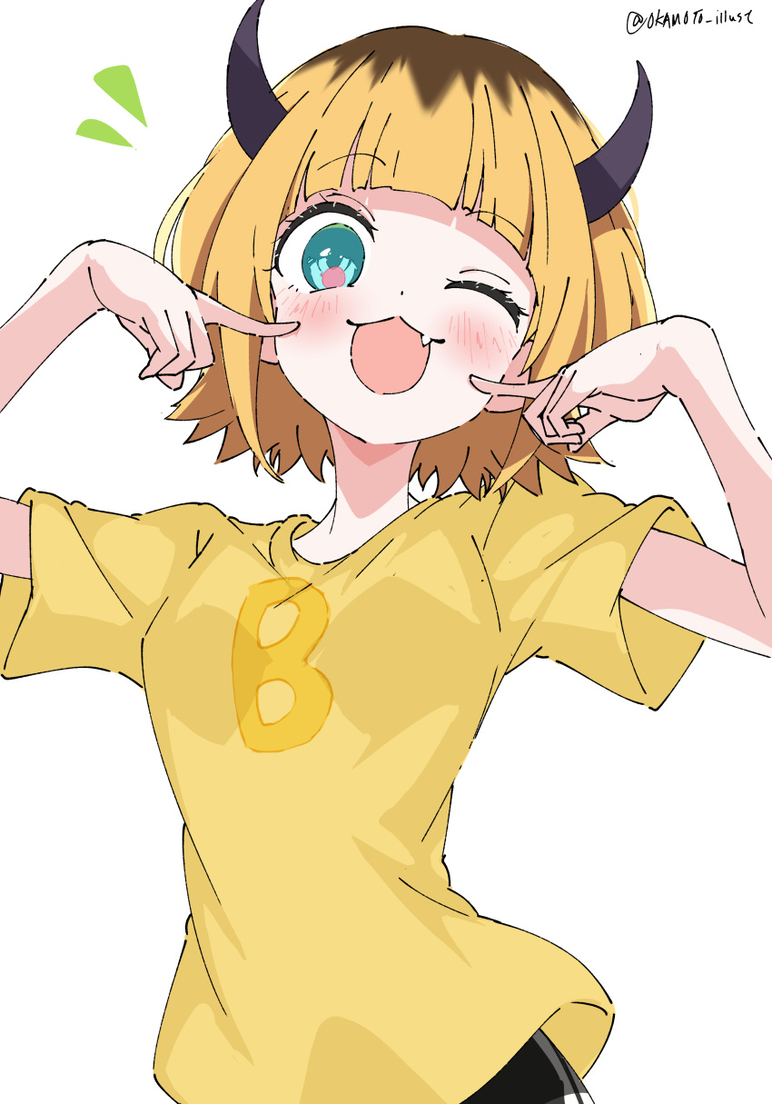 1girl :3 absurdres arched_bangs artist_name blonde_hair blue_eyes blush breasts commentary fang fingersmile hands_up highres horns looking_at_viewer memcho notice_lines one_eye_closed oshi_no_ko roots_(hair) shirt short_hair short_sleeves simple_background small_breasts solo twitter_username upper_body white_background white_gorilla_(okamoto) white_shirt