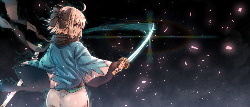 1girl absurdres ahoge black_bow black_scarf blonde_hair bow commission dark_background ebora english_commentary fate/grand_order fate_(series) fighting_stance fingerless_gloves from_behind gleam gloves glowing glowing_sword glowing_weapon hair_bow haori highres holding holding_sheath holding_sword holding_weapon japanese_clothes katana kimono koha-ace okita_souji_(fate) scarf serious sheath short_hair short_kimono sword weapon white_kimono yellow_eyes