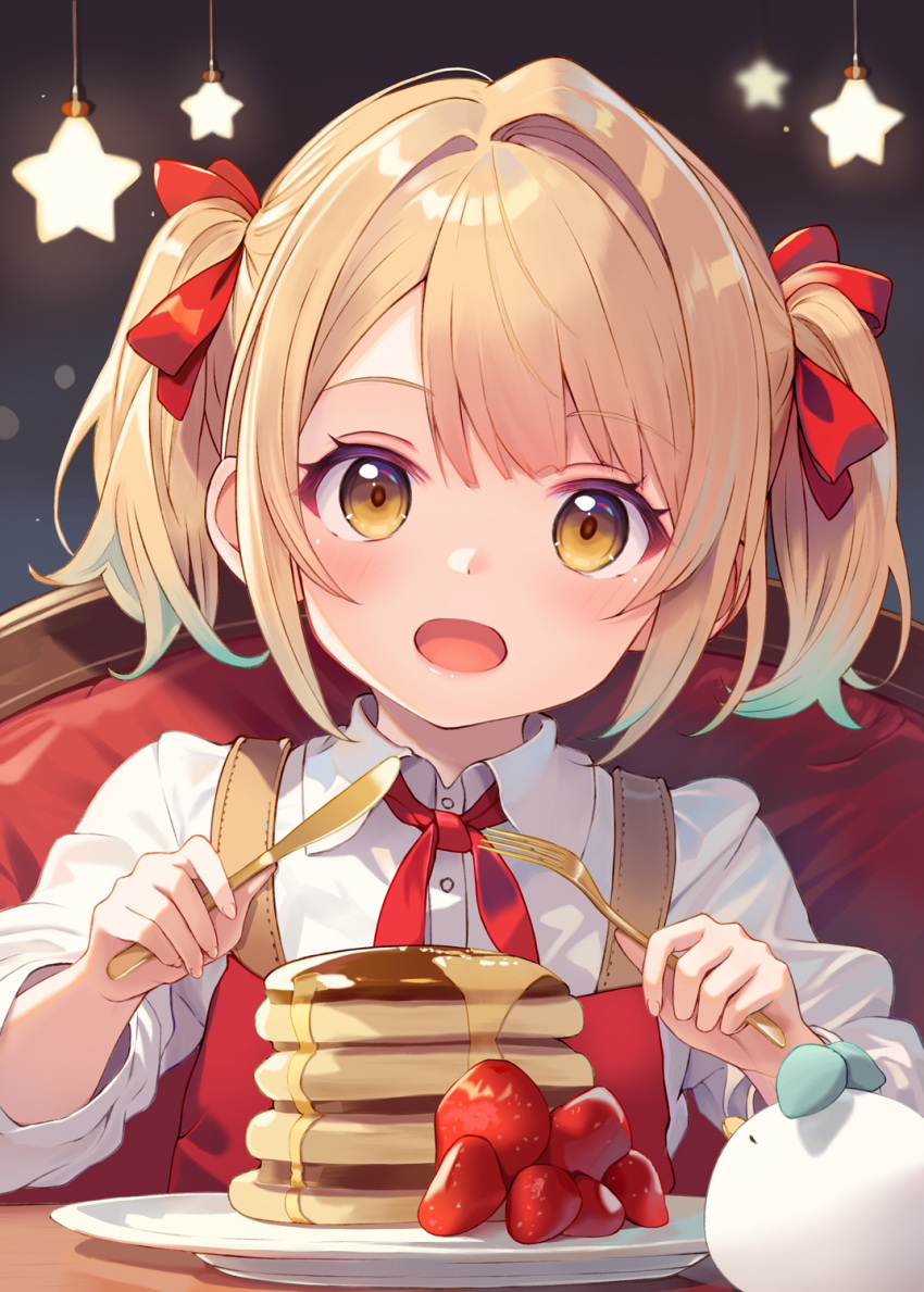 1girl :o apron bird black_background blonde_hair blush bow bowtie commentary food fruit gradient_background gradient_hair green_hair hair_bow highres lamp multicolored_hair open_mouth original pancake pancake_stack plate red_apron red_bow shirt short_twintails simple_background sleeves_rolled_up solo star_(symbol) strawberry surprised syrup twintails upper_body white_shirt yellow_eyes yuna_rebun