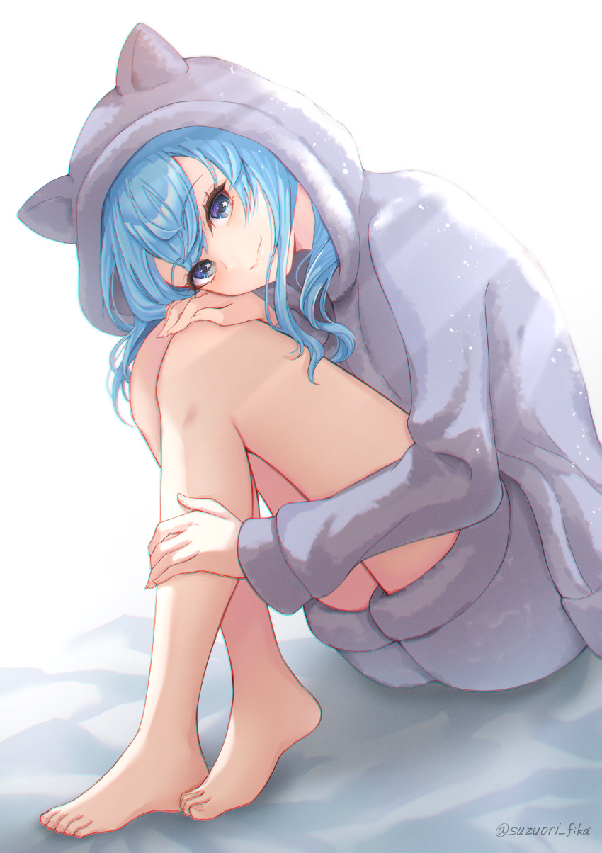 1girl absurdres alternate_costume animal_hood bare_legs barefoot blue_eyes blue_hair closed_mouth commentary_request fur-trimmed_hood fur-trimmed_shorts fur_trim grey_shorts grey_sweater hand_on_own_knee head_tilt highres hololive hood hooded_sweater hoshimachi_suisei long_hair long_sleeves looking_at_viewer short_shorts shorts sidelighting sitting sleepwear smile solo star_(symbol) star_in_eye suzuori_fika sweater symbol_in_eye twitter_username virtual_youtuber