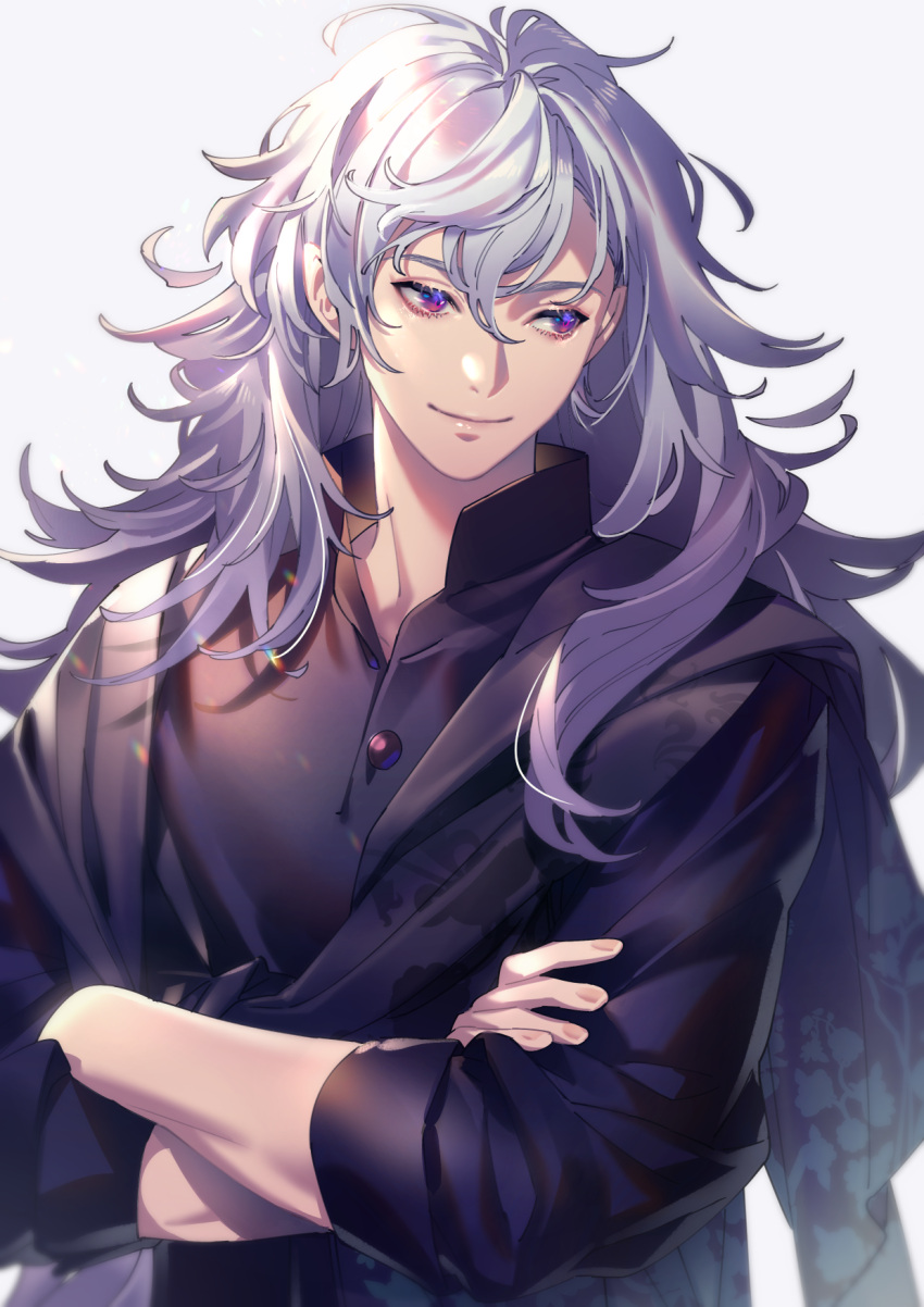1boy black_scarf black_shirt buttons closed_mouth collared_shirt crossed_arms fate/grand_order fate_(series) grey_hair hair_between_eyes highres long_hair long_sleeves looking_afar looking_to_the_side male_focus merlin_(camelot_&amp;_co)_(fate) merlin_(fate) official_alternate_costume scarf shirt simple_background smile solo tenobe upper_body violet_eyes white_background