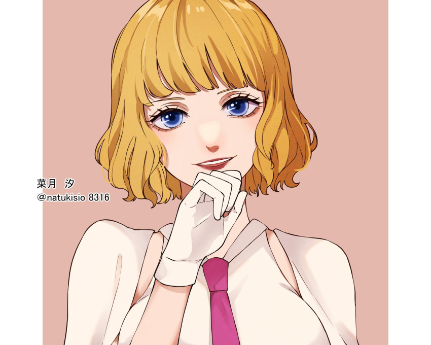 1girl artist_name blonde_hair blue_eyes blunt_bangs curly_hair gloves highres looking_at_viewer natsuki_shio necktie one_piece open_mouth pink_background pink_necktie short_hair simple_background smile solo stussy_(one_piece) teeth translation_request white_gloves