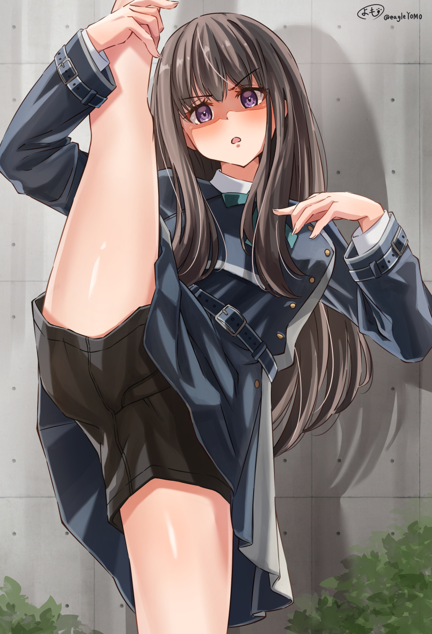1girl absurdres artist_name black_hair black_shorts blue_dress blue_ribbon collared_dress commentary dated dress frown glaring grey_dress highres holding_leg inoue_takina leg_up long_hair long_sleeves looking_at_viewer lycoris_recoil lycoris_uniform neck_ribbon open_mouth pleated_dress ribbon shadow short_dress short_shorts shorts shorts_under_dress signature solo split standing standing_on_one_leg standing_split twitter_username two-tone_dress violet_eyes yomo