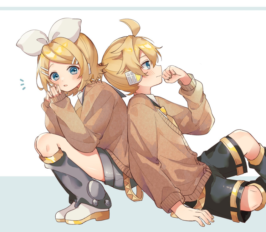1boy 1girl black_shorts blonde_hair blue_eyes brother_and_sister brown_sweater closed_mouth hair_ornament hairclip highres kagamine_len kagamine_rin long_sleeves open_mouth sazanami_(ripple1996) short_hair shorts siblings sweater twins vocaloid white_footwear