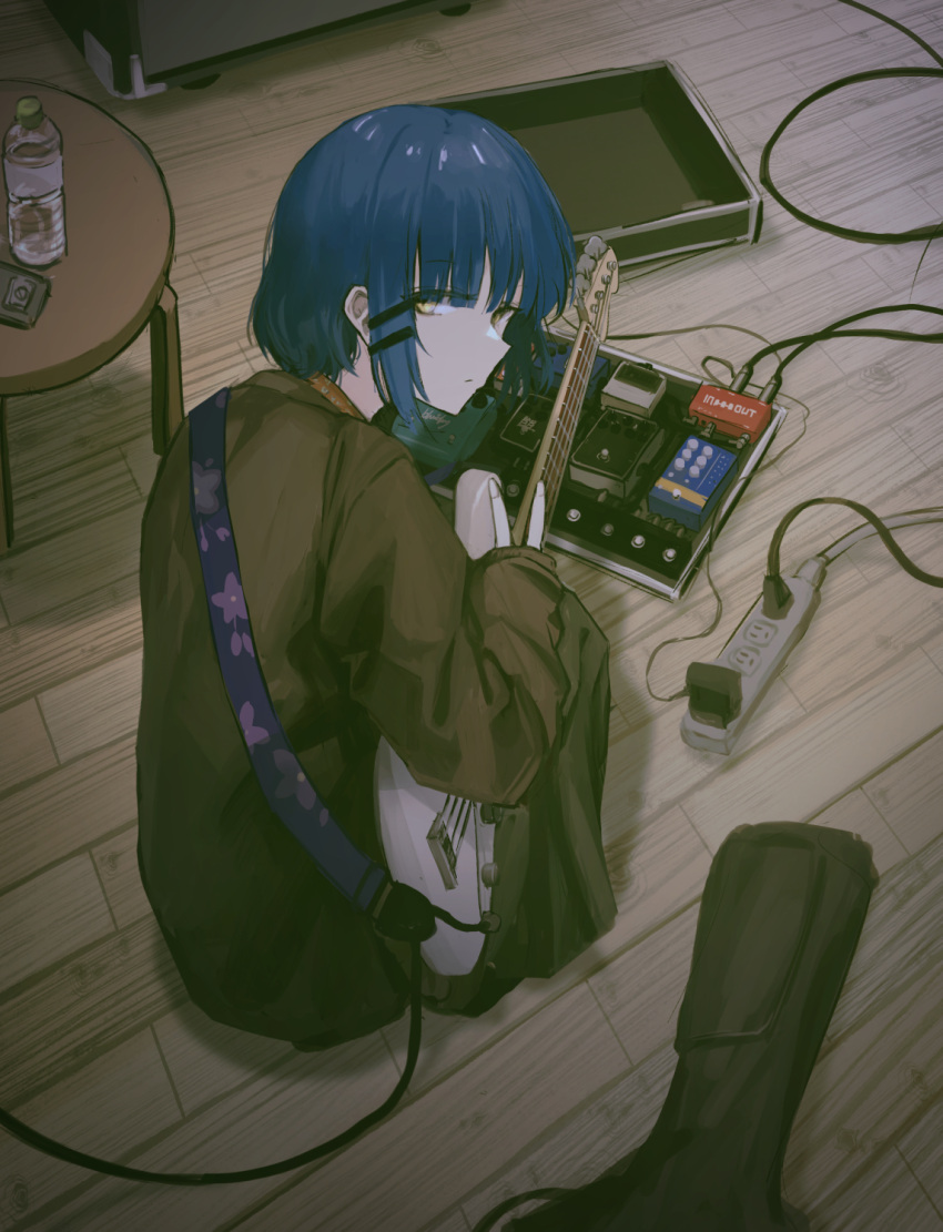 1girl black_pants black_shirt blue_hair bocchi_the_rock! bottle closed_mouth electric_guitar electric_plug electrical_outlet guitar highres holding holding_instrument instrument looking_at_viewer pants seikatsu shirt short_hair solo water_bottle wooden_floor yamada_ryo yellow_eyes