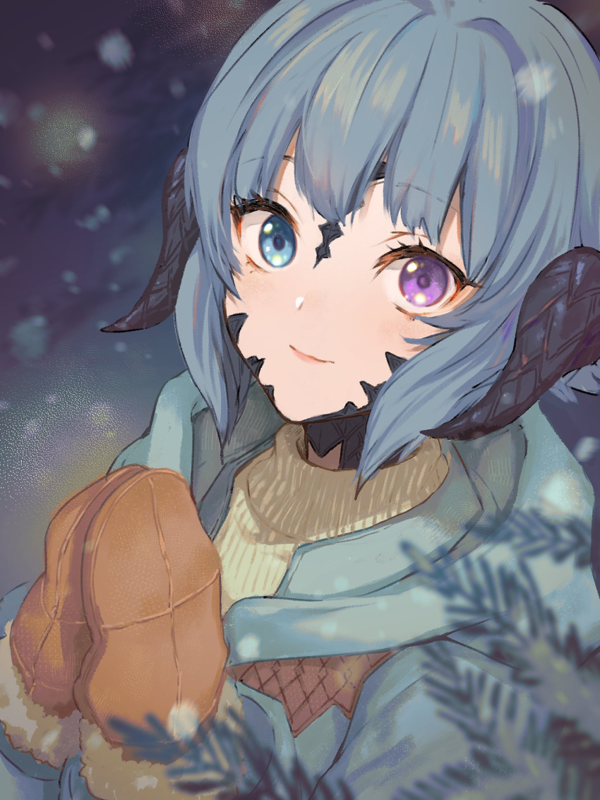 1girl au_ra blue_eyes blue_hair blue_jacket blurry blurry_foreground commentary curled_horns dragon_girl dragon_horns final_fantasy final_fantasy_xiv from_above fur-trimmed_gloves fur_trim gloves hands_up heterochromia highres horns jacket looking_at_viewer mittens n_ff14_pic outdoors own_hands_together pink_eyes portrait scales short_hair smile snowing solo sweater warrior_of_light_(ff14) winter yellow_sweater