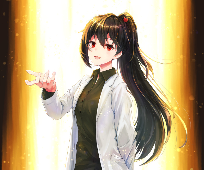 1girl brown_hair carmen_(project_moon) coat collared_shirt green_shirt high_ponytail highres lobotomy_corporation long_hair long_sleeves open_mouth project_moon red_eyes shirt smile solo upper_body very_long_hair white_coat wing_collar york0pm