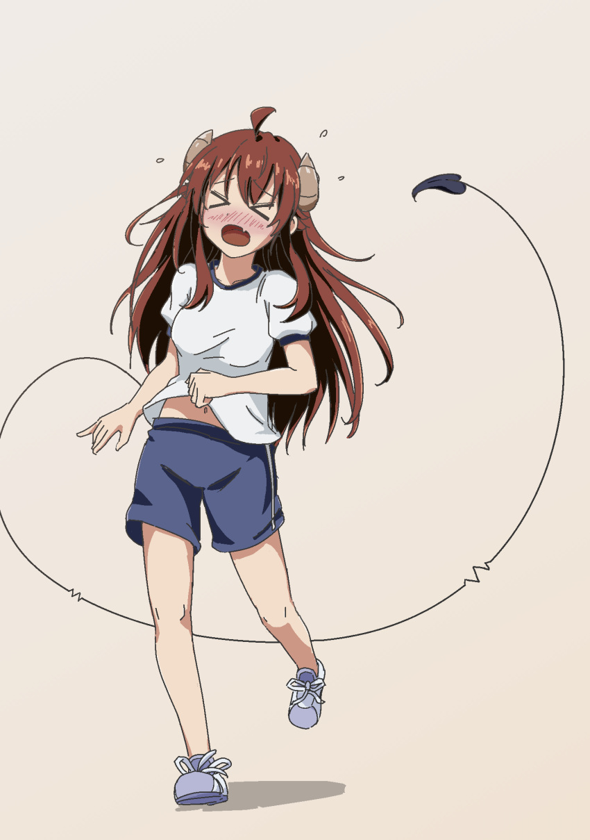 &gt;_&lt; 1girl ahoge blue_shorts blush brown_background brown_hair commentary curled_horns demon_girl demon_horns demon_tail exercise exhausted fang floating_hair flying_sweatdrops full_body gym_uniform hair_between_eyes highres horns long_hair machikado_mazoku navel nose_blush open_mouth running shirt shoes short_sleeves shorts sidelocks skin_fang sneakers solo tail tail_raised very_long_hair white_shirt yoshida_yuuko_(machikado_mazoku) yunoppi
