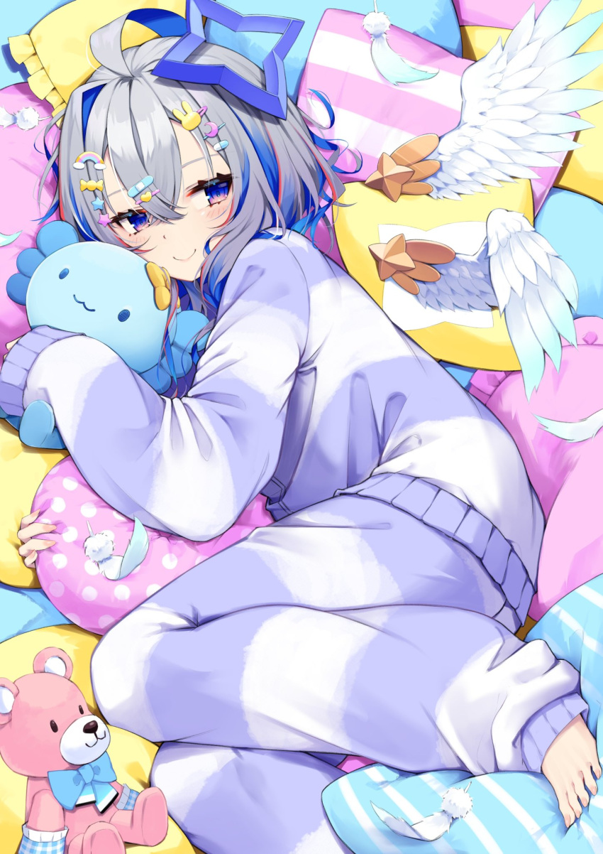 1girl :3 amane_kanata angel angel_wings axolotl barefoot blue_eyes blue_hair blush bob_cut closed_mouth colored_inner_hair commentary curled_up detached_wings eyelashes feathered_wings feathers foot_out_of_frame from_above gradient_eyes gradient_wings grey_hair hair_between_eyes hair_ornament hairclip halo highres hololive hototogisu_(hot_to_gis) hugging_object long_sleeves looking_at_viewer looking_up loose_hair_strand lying mini_wings multicolored_eyes multicolored_hair multicolored_wings narrowed_eyes on_bed on_side oversized_clothes pajamas pillow pink_hair purple_pajamas short_hair single_hair_intake sleeves_past_wrists smile solo star_halo striped striped_pajamas stuffed_animal stuffed_toy teddy_bear two-tone_pajamas violet_eyes virtual_youtuber white_feathers white_pajamas wings