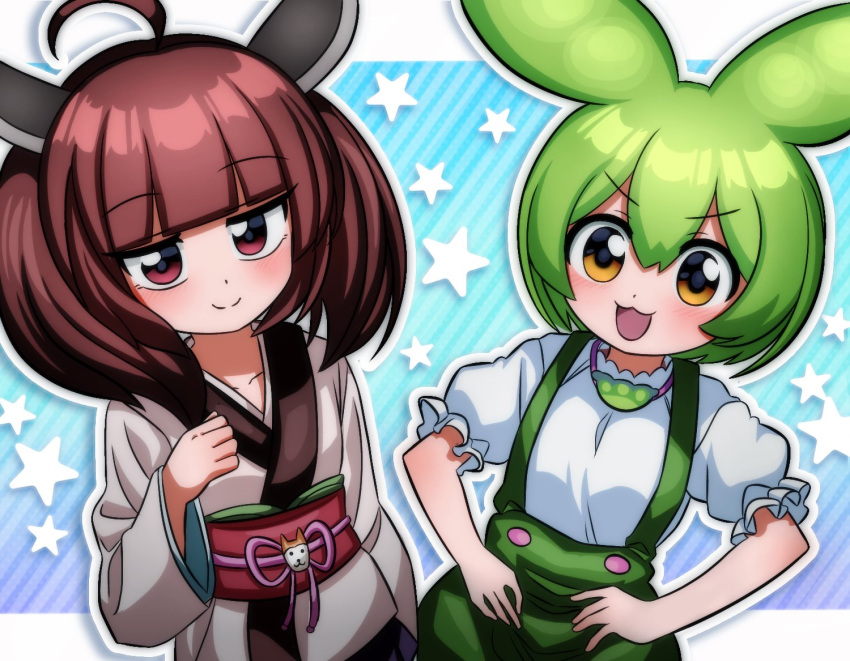 2girls :3 ahoge blue_background blunt_bangs blush brown_hair closed_mouth commentary cowboy_shot green_hair green_shorts hair_between_eyes hands_on_own_hips headgear japanese_clothes kimono kusaremix long_sleeves looking_at_viewer medium_bangs medium_hair multiple_girls obi open_mouth outline puffy_short_sleeves puffy_sleeves red_eyes red_sash sash shirt short_hair short_sleeves shorts smile split_mouth star_(symbol) striped striped_background suspender_shorts suspenders touhoku_kiritan v-shaped_eyebrows voiceroid voicevox white_kimono white_outline white_shirt yellow_eyes zundamon