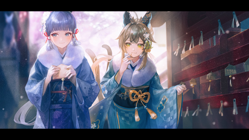 1girl 2girls absurdres ahoge animal_ears anna_(drw01) blue_eyes blue_hair blunt_bangs cat_ears cat_girl closed_mouth fur-trimmed_kimono fur_trim genshin_impact green_eyes hair_ornament hair_ribbon hairclip highres japanese_clothes kamisato_ayaka kimono kirara_(genshin_impact) light_blue_hair long_hair long_sleeves multiple_girls multiple_tails official_alternate_costume ribbon sidelocks smile tail two_tails uwu