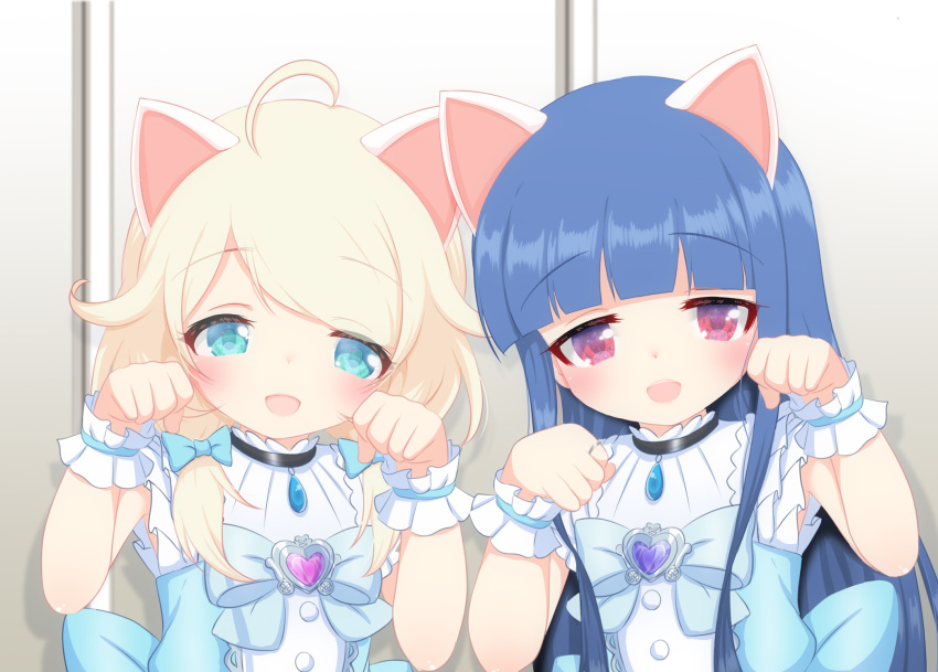 2girls ahoge animal_ears blonde_hair blue_bow blue_dress blue_hair blush bow brooch buttons cat_ears clenched_hands commentary_request dress fake_animal_ears flat_chest frilled_dress frilled_wristband frills green_eyes grey_background hair_flaps half-closed_eyes hands_up heart heart_brooch highres hosizora_mikoto idolmaster idolmaster_cinderella_girls idolmaster_cinderella_girls_u149 jewelry jitome long_hair looking_at_viewer low_twintails medium_hair multiple_girls open_mouth paw_pose red_eyes sajo_yukimi sidelocks sleeveless sleeveless_dress smile twintails upper_body yusa_kozue