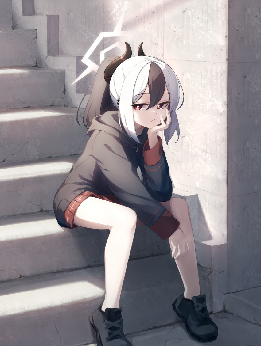 1girl absurdres black_footwear black_hair black_horns black_jacket blue_archive closed_mouth demon_horns hair_between_eyes halo highres hood hooded_jacket horns hudeako jacket kayoko_(blue_archive) long_hair long_sleeves multicolored_hair ponytail red_eyes shoes sitting sitting_on_stairs solo stairs white_hair