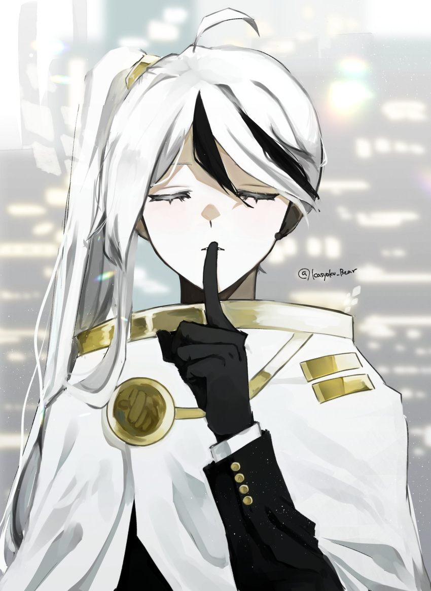 1boy ahoge badge black_gloves black_jacket cape closed_eyes finger_to_mouth gloves gold_trim hand_up highres jacket kasyoku_bear library_of_ruina long_hair long_sleeves multicolored_hair parted_lips project_moon shushing side_ponytail solo streaked_hair very_long_hair white_cape yan_vismok