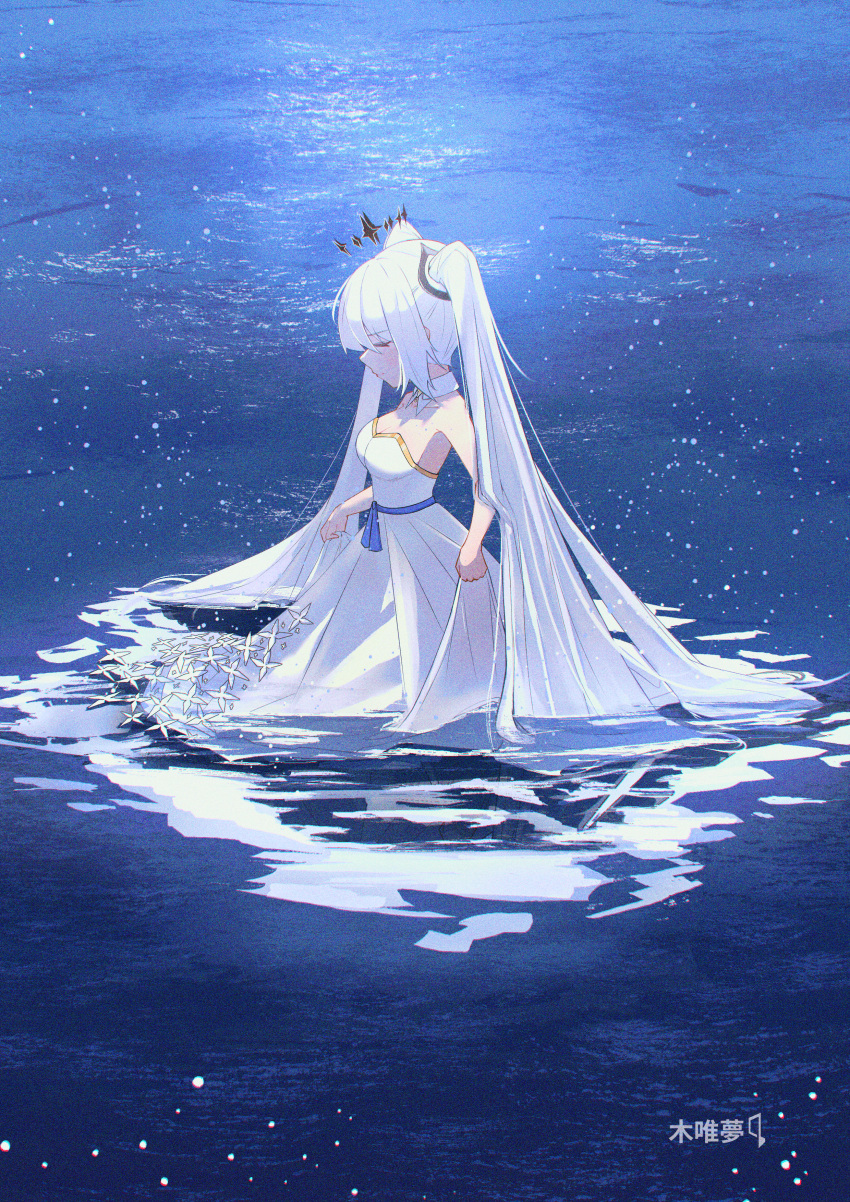 1girl absurdres closed_eyes closed_mouth clothes_lift collar detached_collar dress floating_crown floating_hair_ornament grey_hair highres holding holding_clothes holding_dress long_hair luna_(punishing:_gray_raven) partially_submerged punishing:_gray_raven puyuyan sidelocks solo twintails very_long_hair water white_collar white_dress white_hair