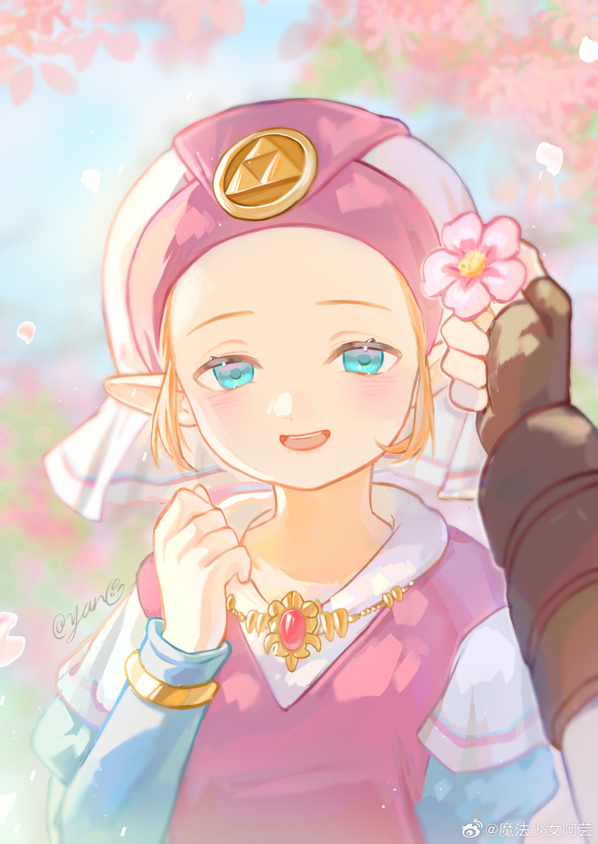 1boy 1girl absurdres blonde_hair blue_eyes blush brown_gloves cherry_blossoms child commentary dress fingerless_gloves flower gloves hand_up hat highres holding holding_flower jewelry link long_sleeves looking_at_viewer necklace open_mouth outdoors pink_flower pointy_ears pov pov_hands princess_zelda smile symbol-only_commentary the_legend_of_zelda the_legend_of_zelda:_ocarina_of_time triforce twitter_username upper_body weibo_logo weibo_username young_zelda yun_(dl2n5c7kbh8ihcx)