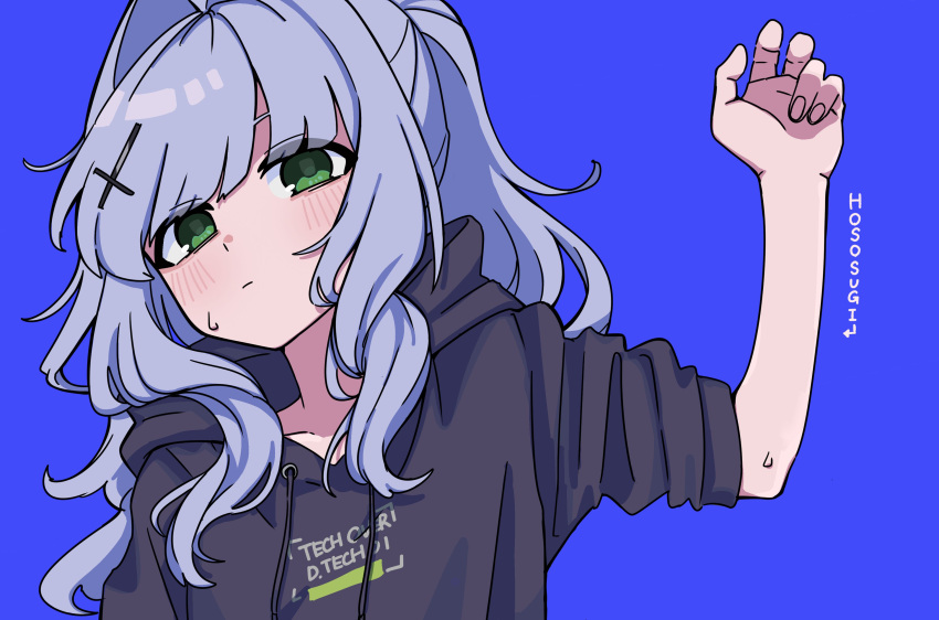1girl absurdres black_hoodie blue_archive blue_background blush closed_mouth commentary_request cross cross_hair_ornament green_eyes grey_hair hair_intakes hair_ornament hand_up hare_(blue_archive) highres hood hood_down hoodie inverted_cross kuzuuo long_hair looking_at_viewer ponytail sleeves_rolled_up sweat upper_body