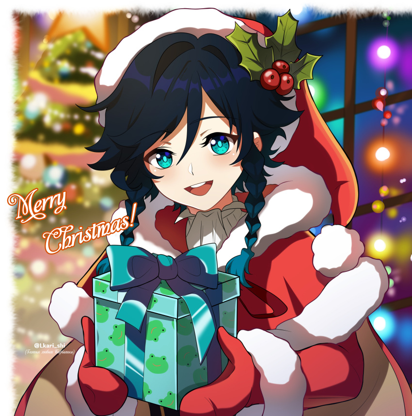 1boy absurdres aqua_eyes black_hair blue_hair braid capelet christmas christmas_tree genshin_impact gift gloves gradient_hair hat highres holding holding_gift jacket lkari_shi long_sleeves looking_at_viewer male_focus merry_christmas multicolored_hair open_mouth red_capelet red_gloves red_jacket red_shirt santa_costume santa_hat shirt smile solo twin_braids venti_(genshin_impact)