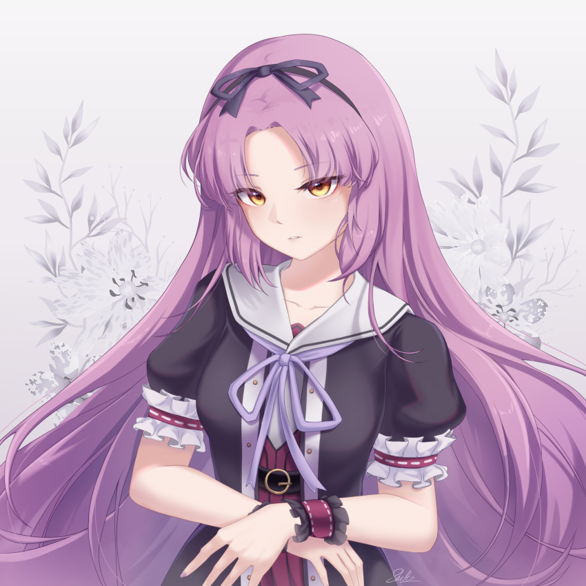 1girl absurdres belt black_hairband black_shirt blue_bow bow collarbone commentary_request curtained_hair eiyuu_densetsu frilled_sleeves frills hairband highres long_hair looking_at_viewer parted_lips puffy_sleeves purple_hair purple_shirt renne_(eiyuu_densetsu) sen_no_kiseki sen_no_kiseki_iv sheltz shirt solo teeth undershirt upper_body white_background yellow_eyes