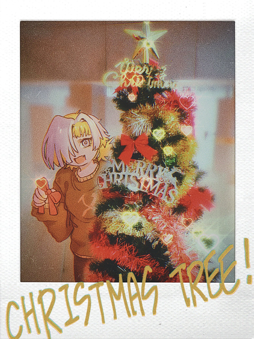 1girl bow brown_sweater christmas christmas_tree fangs highres kromer_(project_moon) limbus_company merry_christmas open_mouth polaroid project_moon red_bow short_hair smile solo star_(symbol) sweater unknown_sakaki white_hair