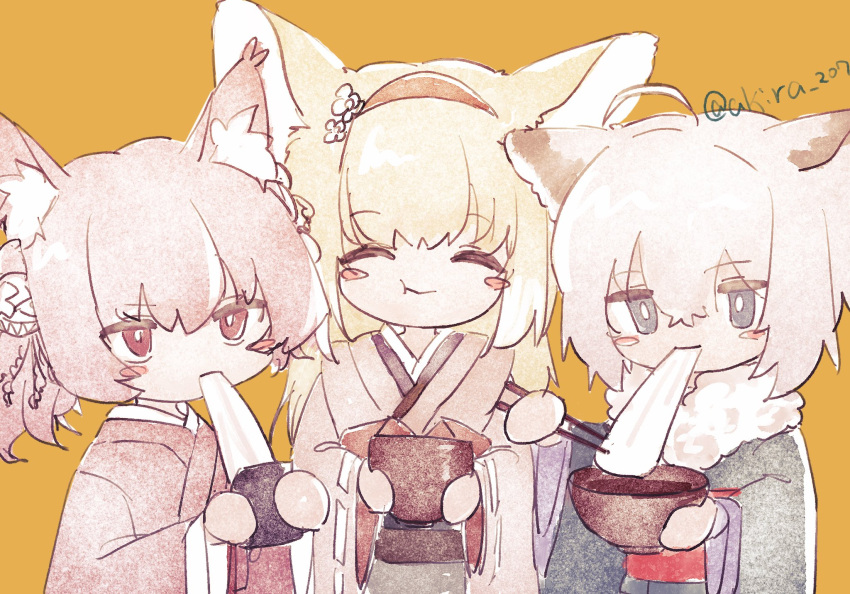 3girls alternate_costume animal_ear_fluff animal_ears arknights artist_name blonde_hair blush_stickers bowl chopsticks closed_eyes closed_mouth commentary eating facing_viewer fox_ears fox_girl grey_eyes highres holding holding_bowl holding_chopsticks japanese_clothes kimono looking_at_viewer multiple_girls niwatori_(akira_207) orange_background pink_hair red_eyes shamare_(arknights) simple_background sussurro_(arknights) suzuran_(arknights) twitter_username upper_body