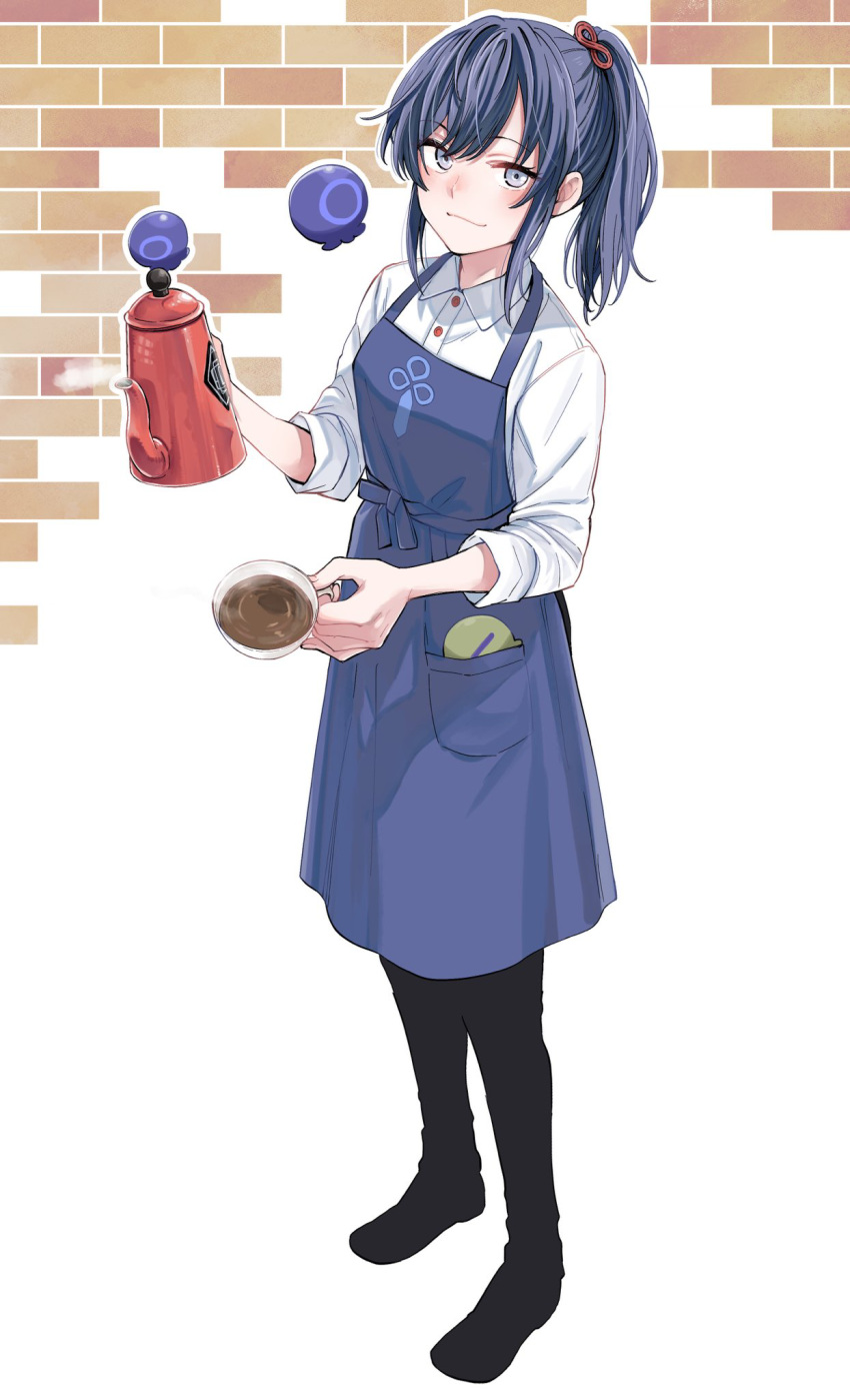 1girl apron black_footwear black_pants blue_apron blue_hair blush brick coffee commentary_request cup full_body grey_eyes highres holding holding_coffee_pot holding_cup kyouno long_sleeves looking_at_viewer nijisanji pants ponto_nei ponytail shirt sidelocks simple_background sleeves_rolled_up smile solo standing virtual_youtuber white_background white_shirt