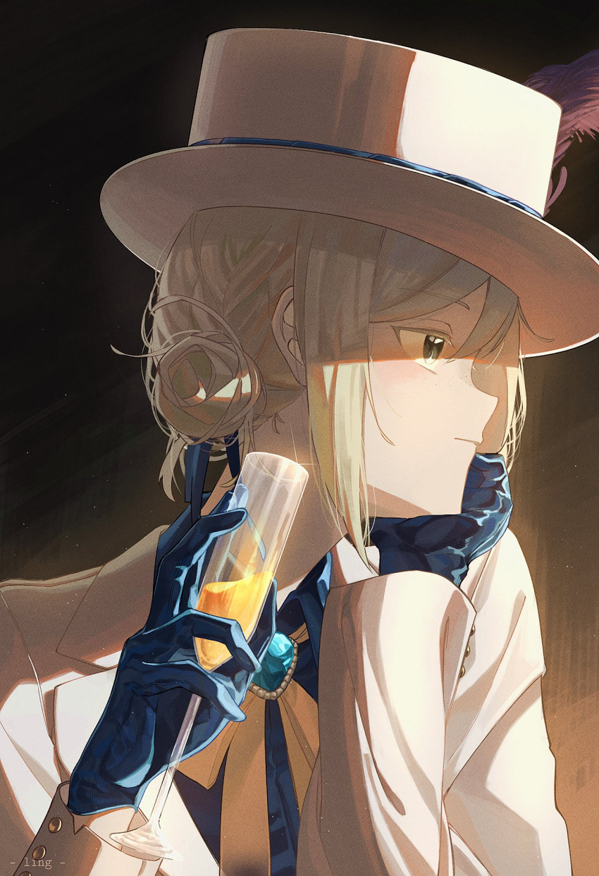 1girl artist_name black_background blue_brooch blue_gloves blue_shirt champagne_flute closed_mouth collared_shirt commentary cup drinking_glass expressionless freckles gloves grey_eyes grey_hair hair_bun hat hat_feather highres holding jacket ling_(chaaaaanhikari) long_sleeves reverse:1999 shirt single_side_bun solo top_hat upper_body vertin_(reverse:1999) white_headwear white_jacket