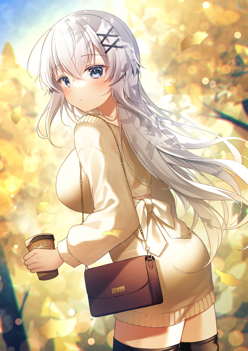 1girl ass autumn autumn_leaves bag black_thighhighs blue_eyes blush breasts brown_dress closed_mouth commentary_request crossed_bangs day dress gyozanuko hair_between_eyes hair_ornament handbag highres large_breasts long_hair looking_at_viewer original outdoors ribbed_dress sidelocks smile solo thigh-highs white_background x_hair_ornament