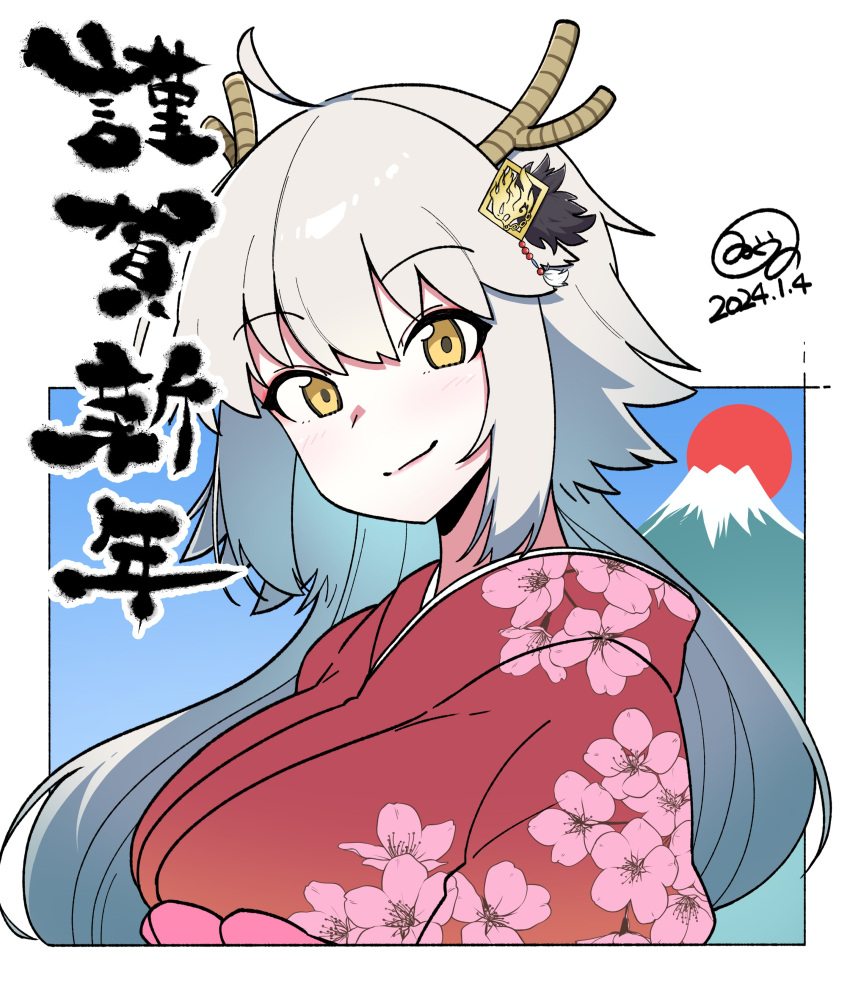 1girl 2024 absurdres alternate_costume closed_mouth commentary_request dated dragon_horns fake_horns fate/grand_order fate_(series) floral_print floral_print_kimono hair_between_eyes hair_ornament highres horns japanese_clothes jeanne_d'arc_alter_(fate) kimono long_hair looking_at_viewer nonoitou110 red_kimono signature smile solo very_long_hair white_hair yellow_eyes yukata