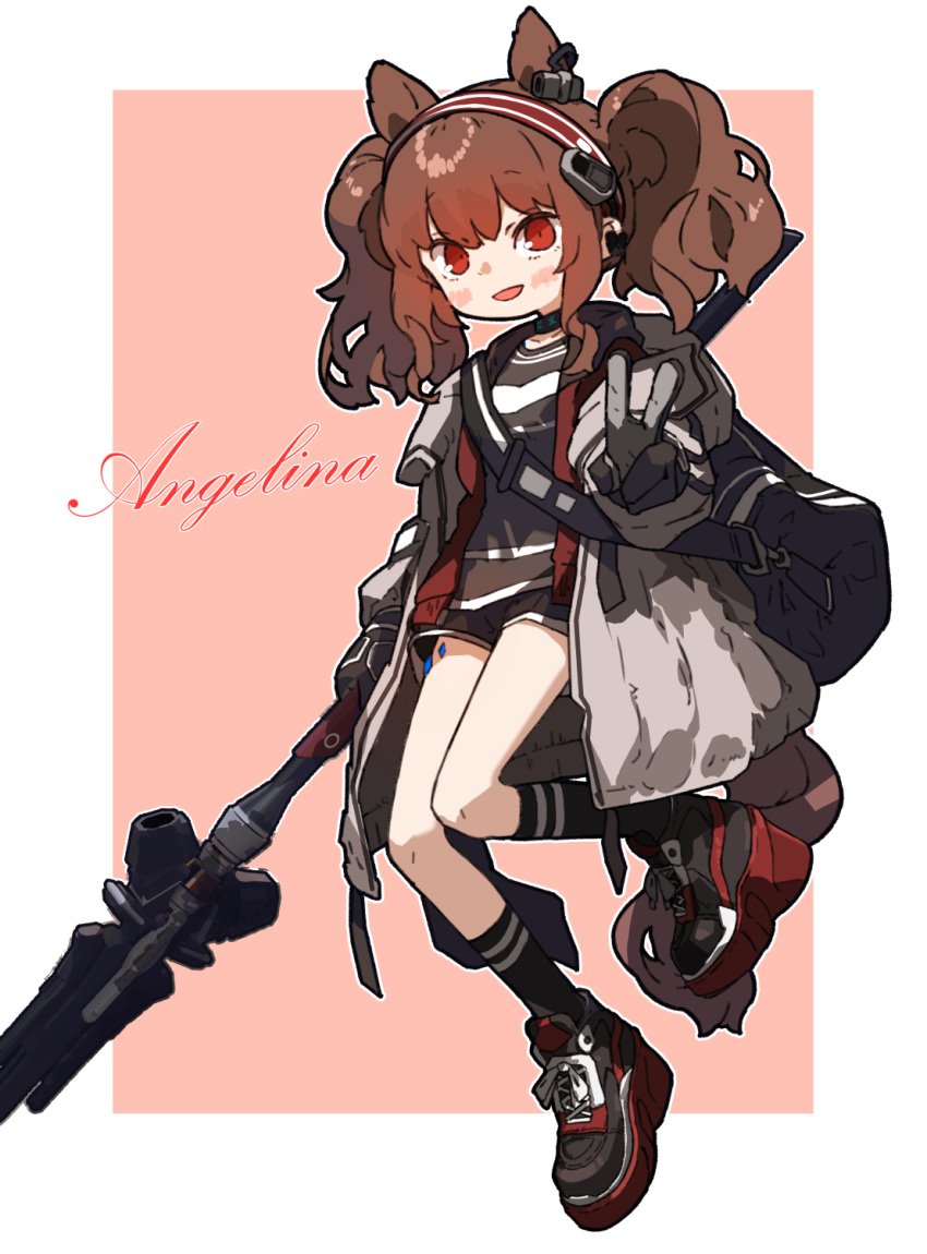 1girl amonitto angelina_(arknights) animal_ears arknights bag black_footwear black_gloves black_shirt black_shorts black_socks breasts brown_hair character_name choker coat duffel_bag full_body gloves grey_coat hairband highres holding holding_staff infection_monitor_(arknights) kneehighs medium_hair open_clothes open_coat oripathy_lesion_(arknights) platform_footwear red_eyes shirt shoes short_shorts shorts small_breasts sneakers socks solo staff tail twintails v